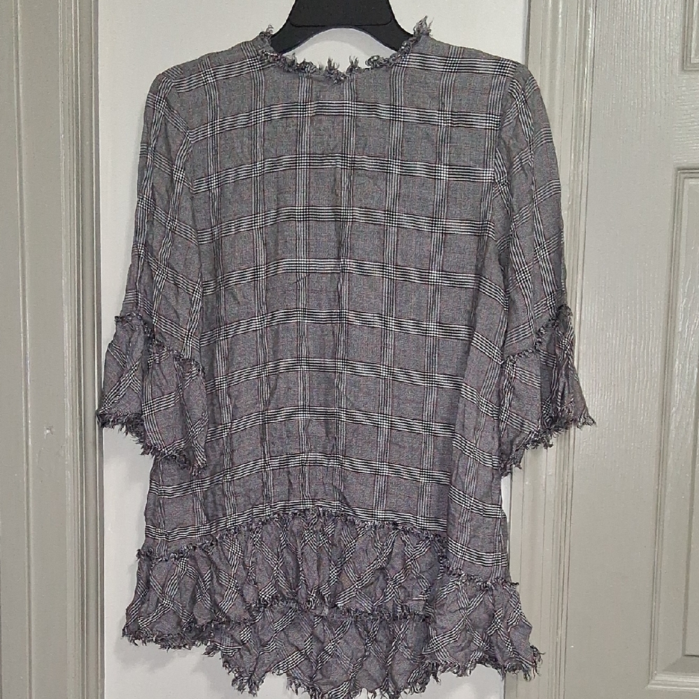 Zara Gray Flutter Sleeve Asymmetrical Blouse